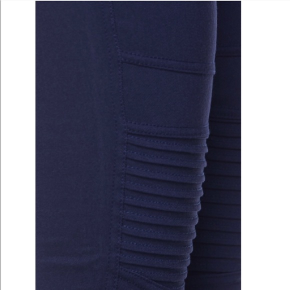 Plus Size Moto Jeggings - Picture 4 of 5